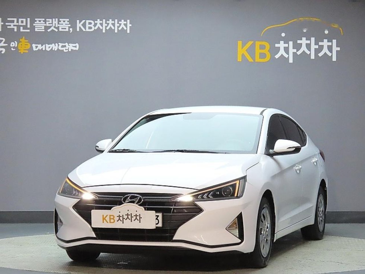2019 Hyundai Avante, photo 1 of 1
