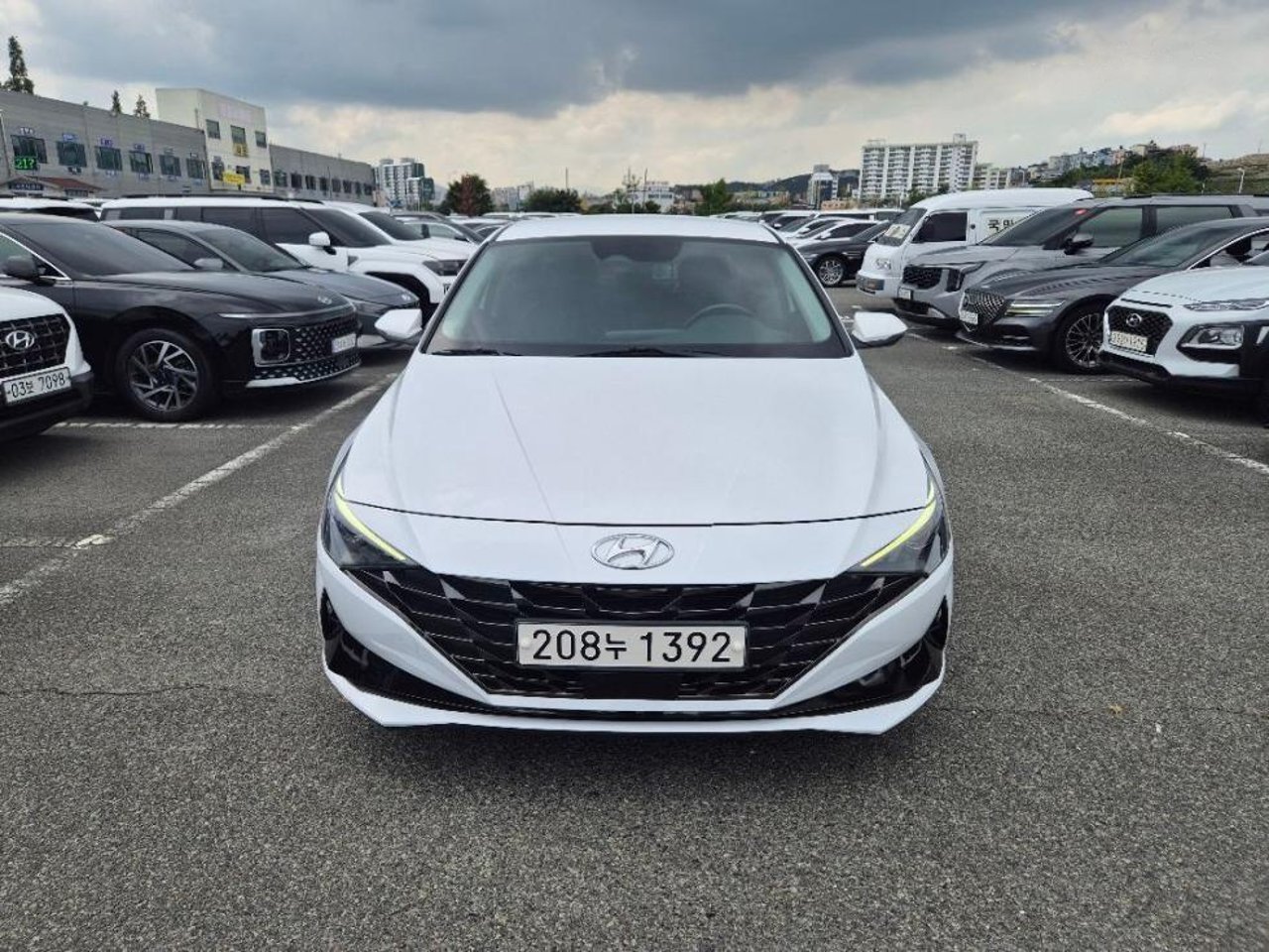 2021 Hyundai Avante, photo 1 of 1
