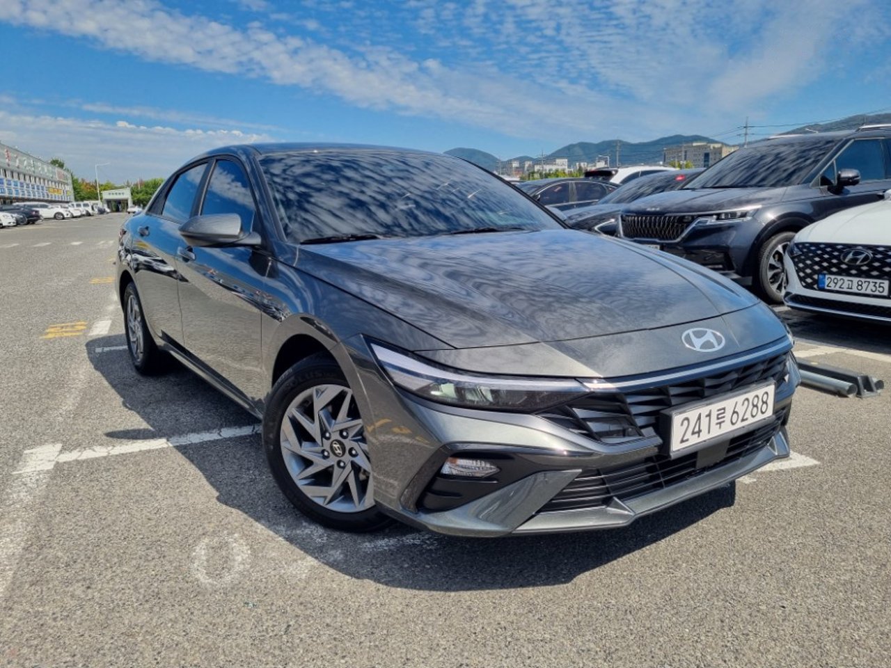 2023 Hyundai Avante, photo 1 of 1