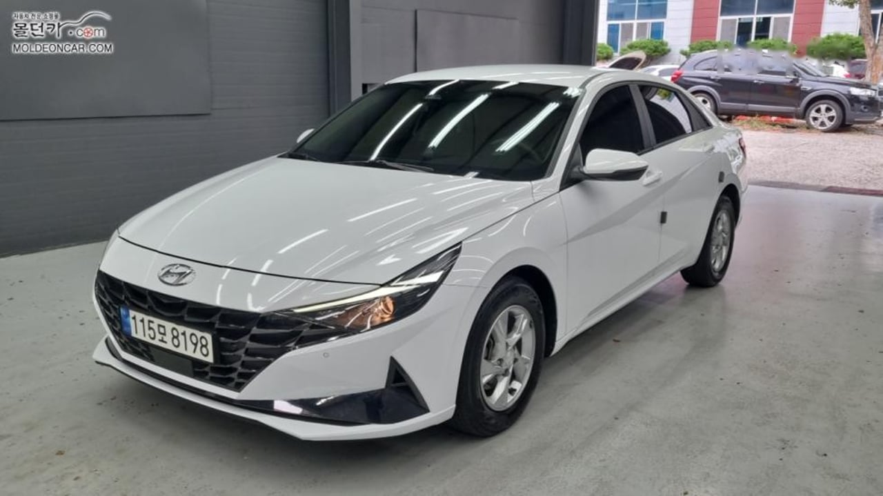 2021 Hyundai Avante, photo 1 of 1