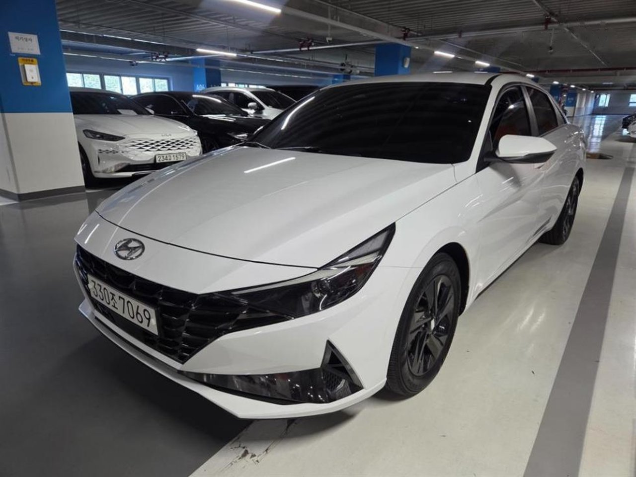 2023 Hyundai Avante, photo 1 of 1