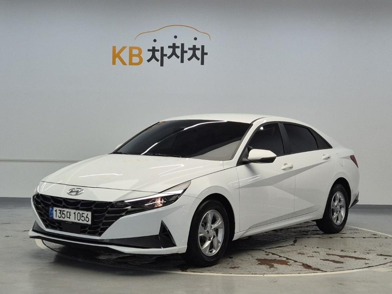 2021 Hyundai Avante, photo 1 of 1