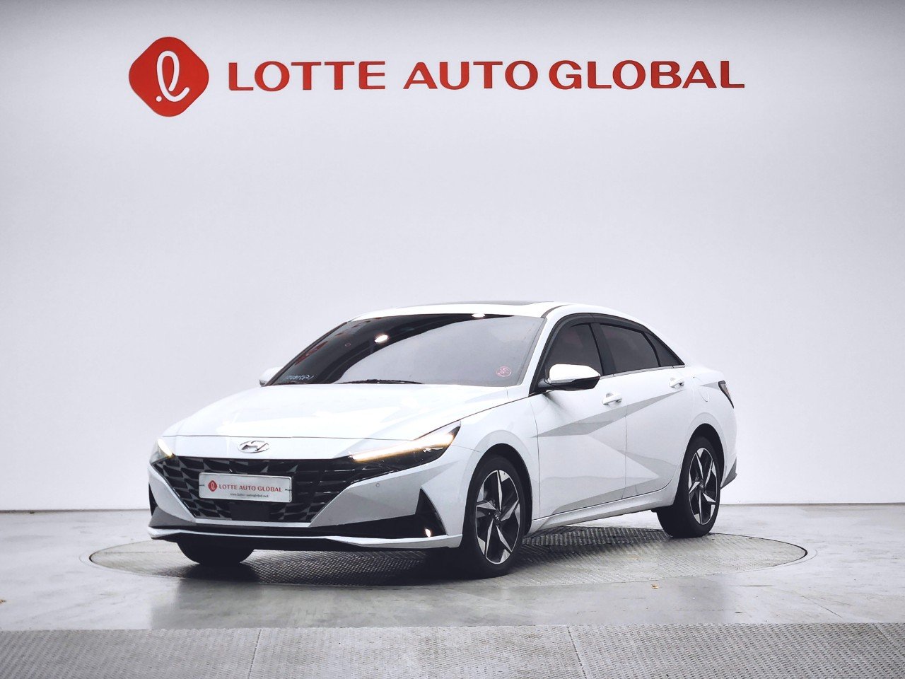 2021 Hyundai Avante, photo 1 of 1