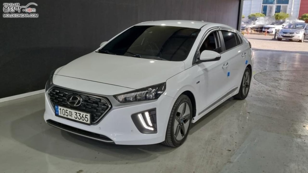 2020 Hyundai Ioniq, photo 1 of 1