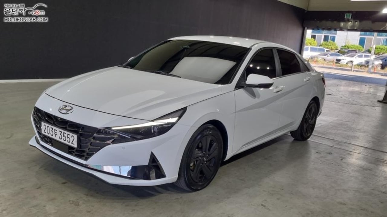 2021 Hyundai Avante, photo 1 of 1