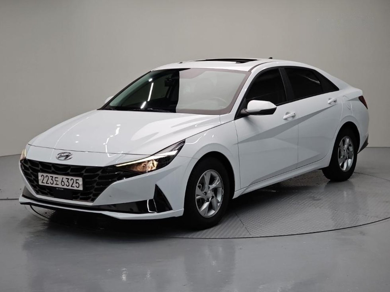 2022 Hyundai Avante, photo 1 of 1