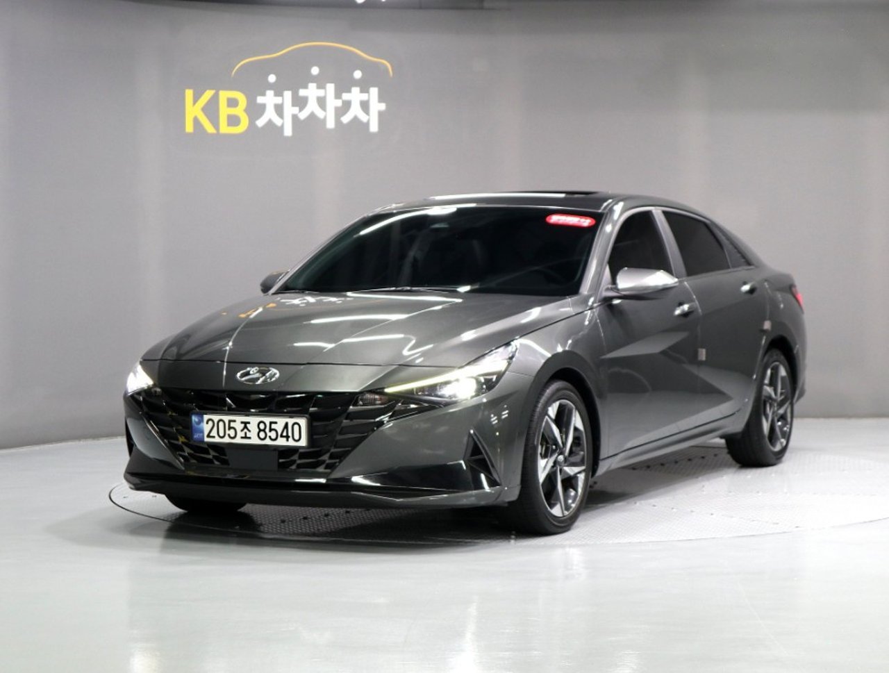2022 Hyundai Avante, photo 1 of 1