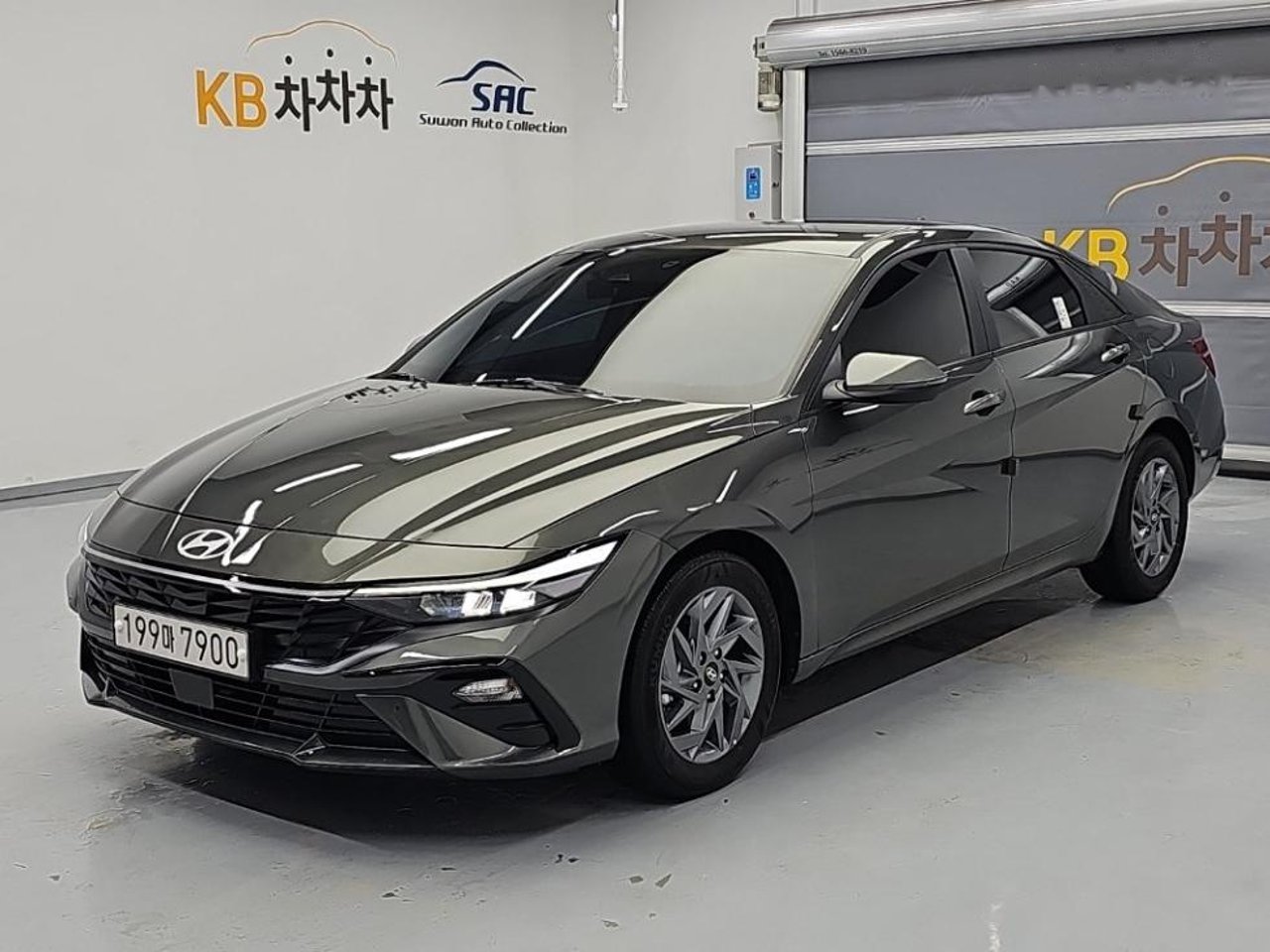 2023 Hyundai Avante, photo 1 of 1