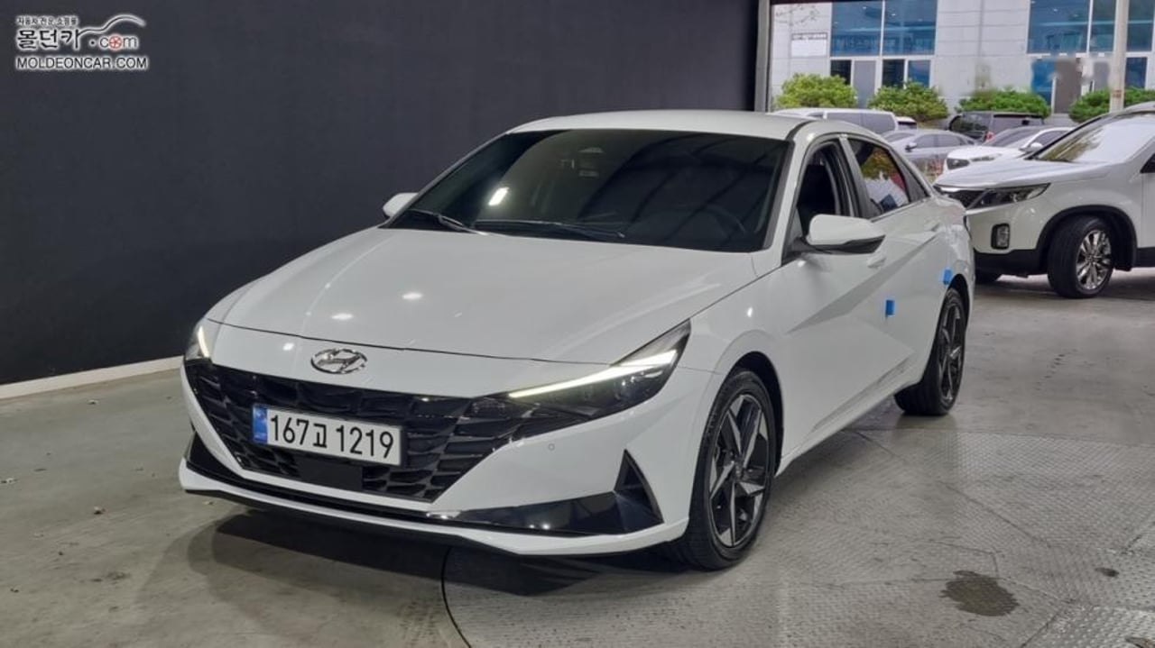 2022 Hyundai Avante, photo 1 of 1