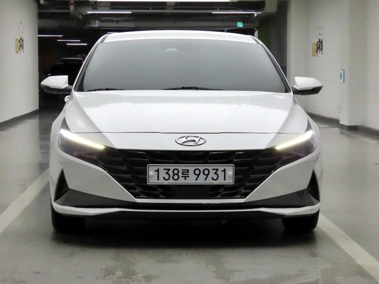 2023 Hyundai Avante, photo 1 of 1