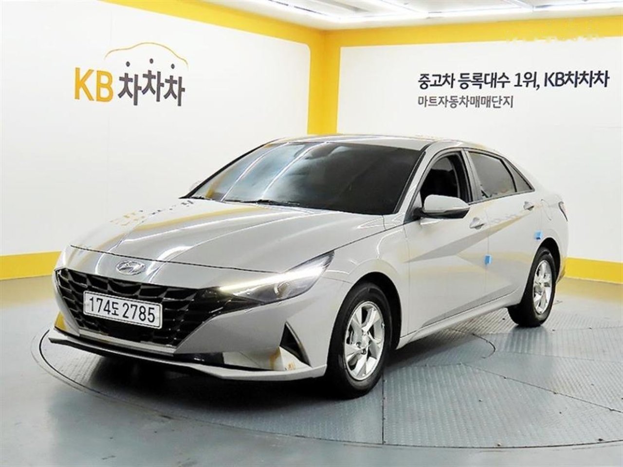 2022 Hyundai Avante, photo 1 of 1