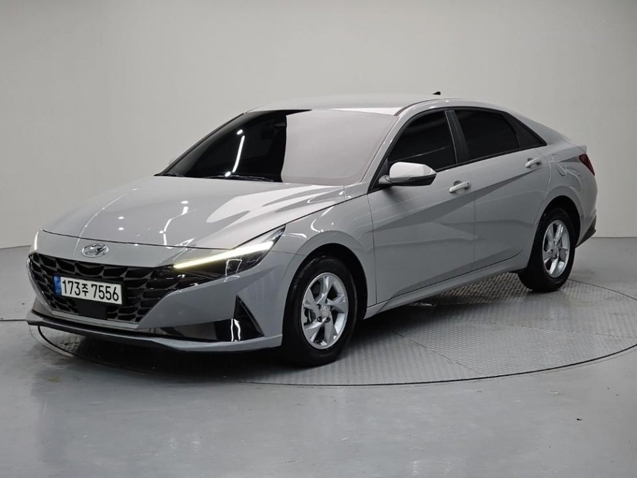 2021 Hyundai Avante, photo 1 of 1