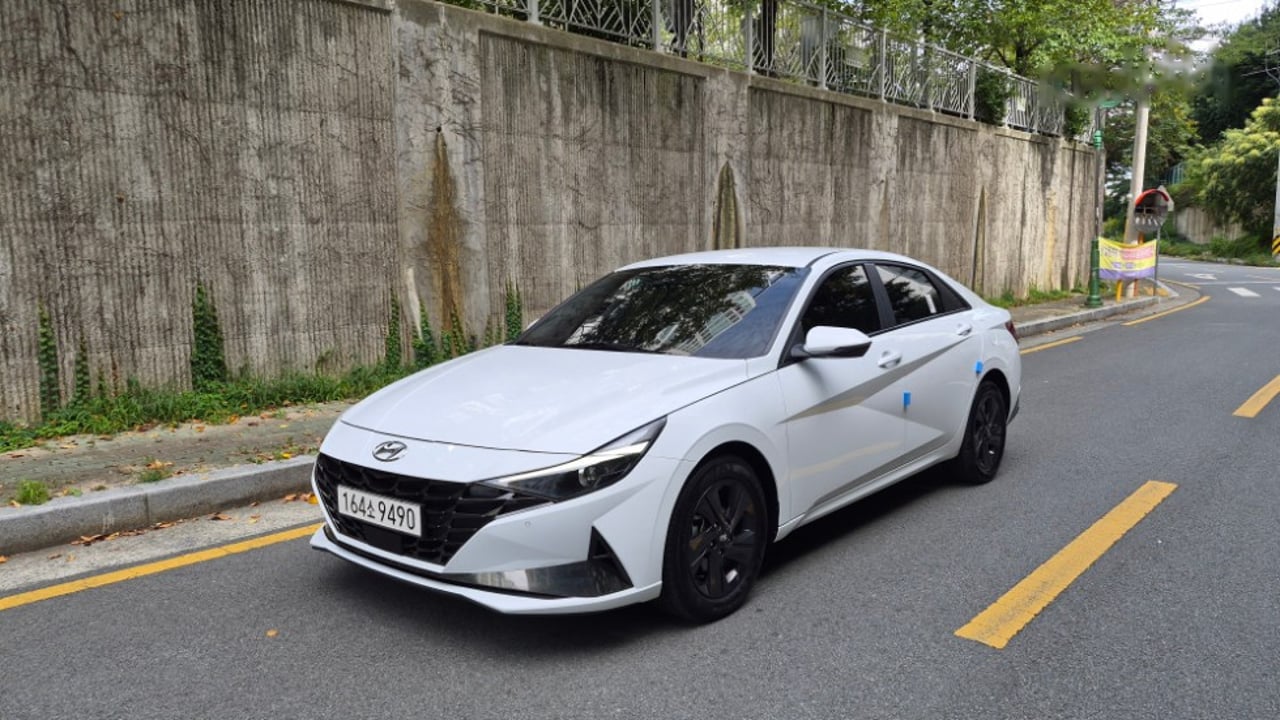 2022 Hyundai Avante, photo 1 of 1