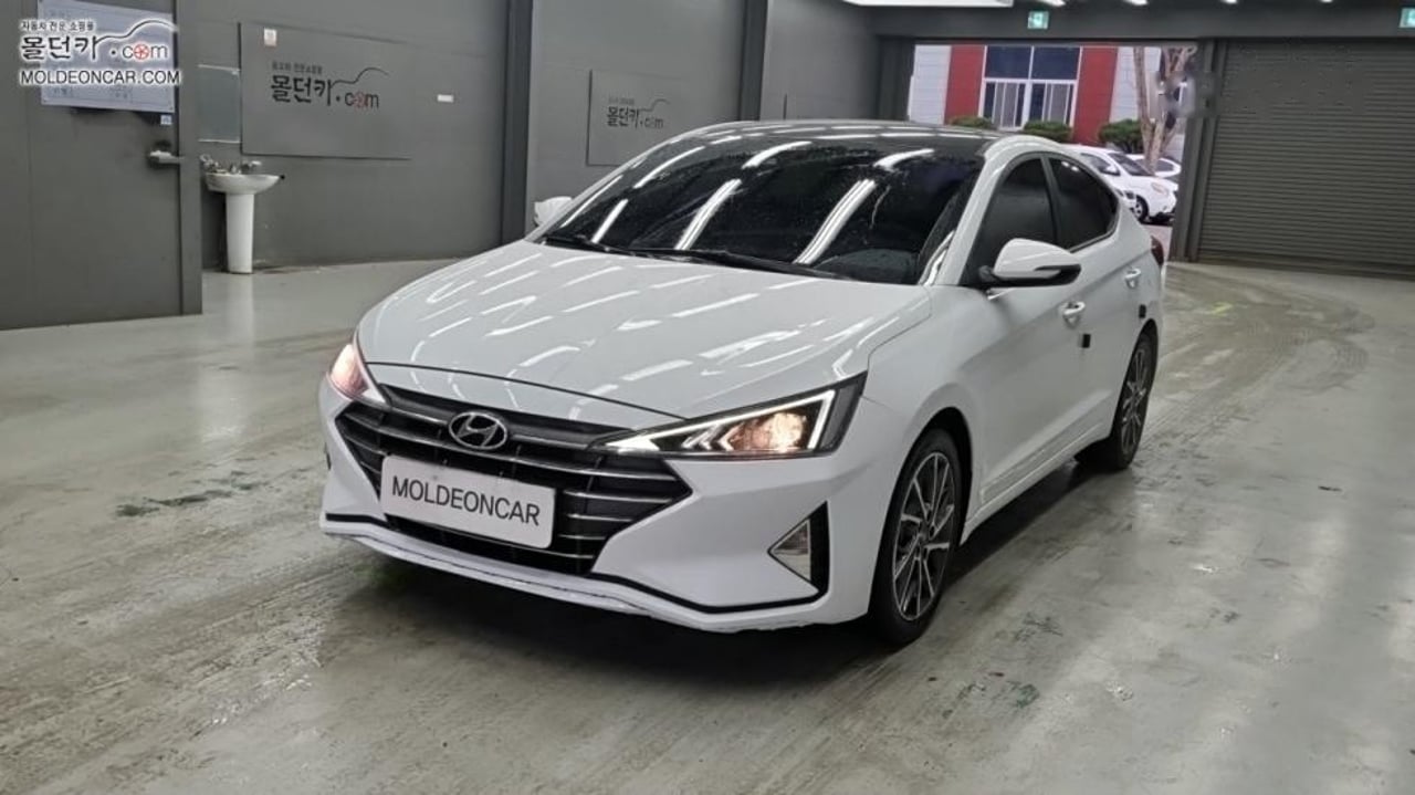 2019 Hyundai Avante, photo 1 of 1