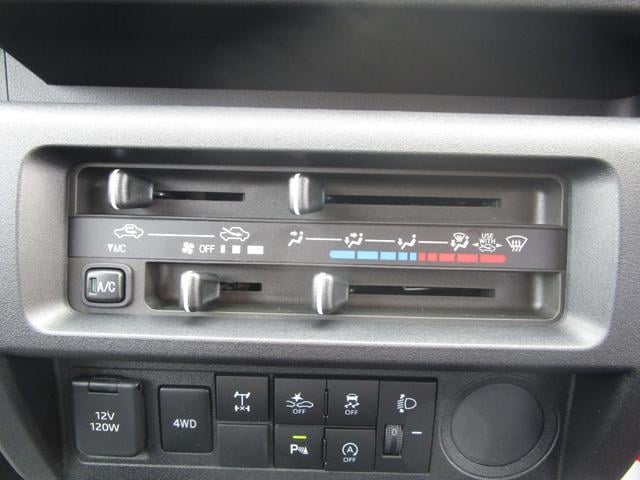 0910064A30241029W00211.jpg