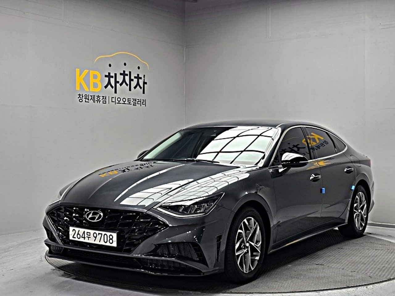 2022 Hyundai Sonata, photo 1 of 1