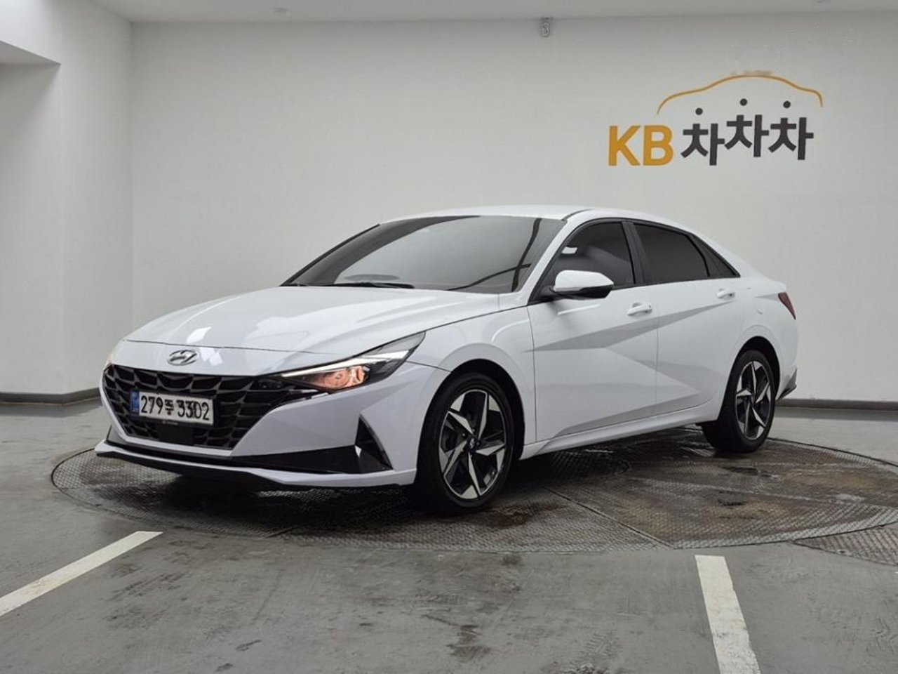 2021 Hyundai Avante, photo 1 of 1