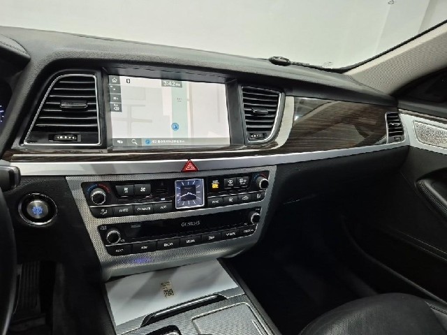 6101000695R10.jpg