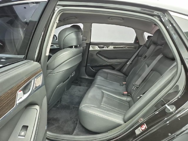 6101000695R12.jpg
