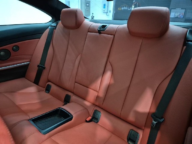 6101000930R12.jpg