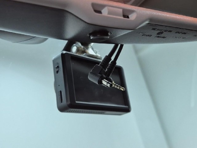 6101000884R16.jpg