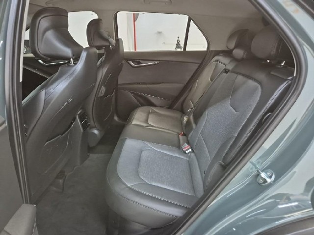 6101500243R12.jpg