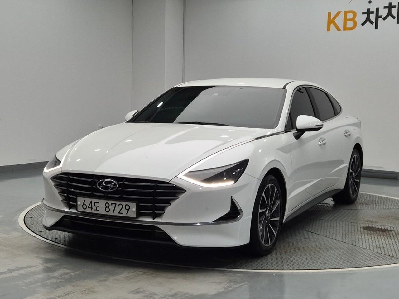 2020 Hyundai Sonata, photo 1 of 1