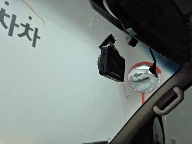 6091000644R14.jpg