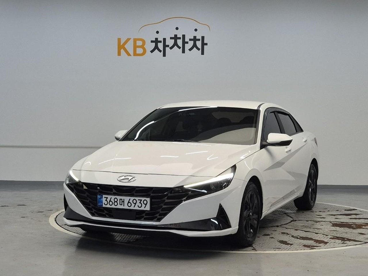 2023 Hyundai Avante, photo 1 of 1