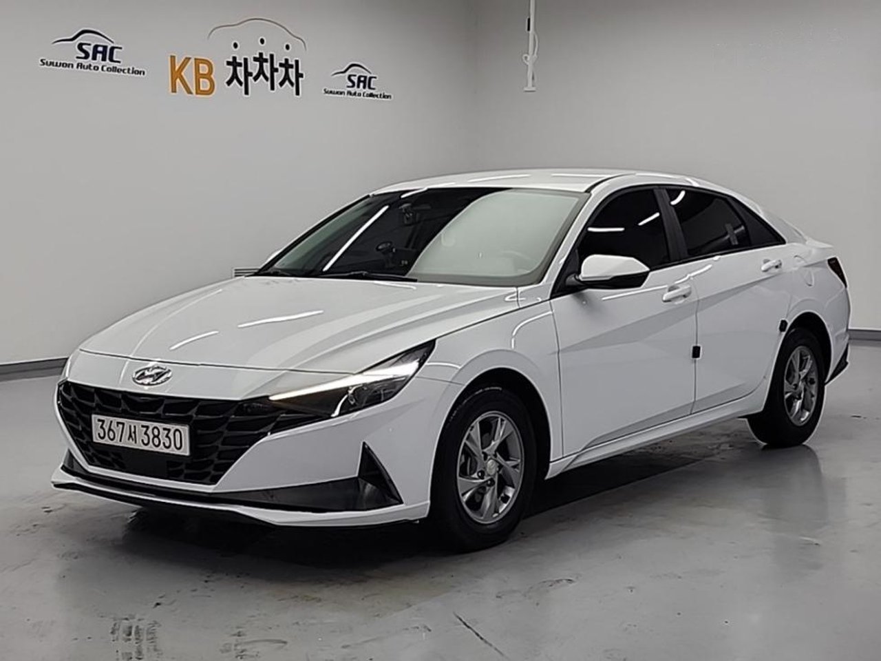 2022 Hyundai Avante, photo 1 of 1