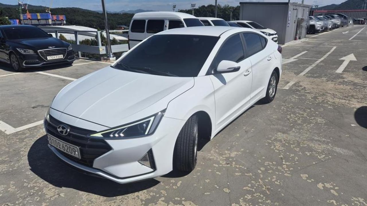 2019 Hyundai Avante, photo 1 of 1