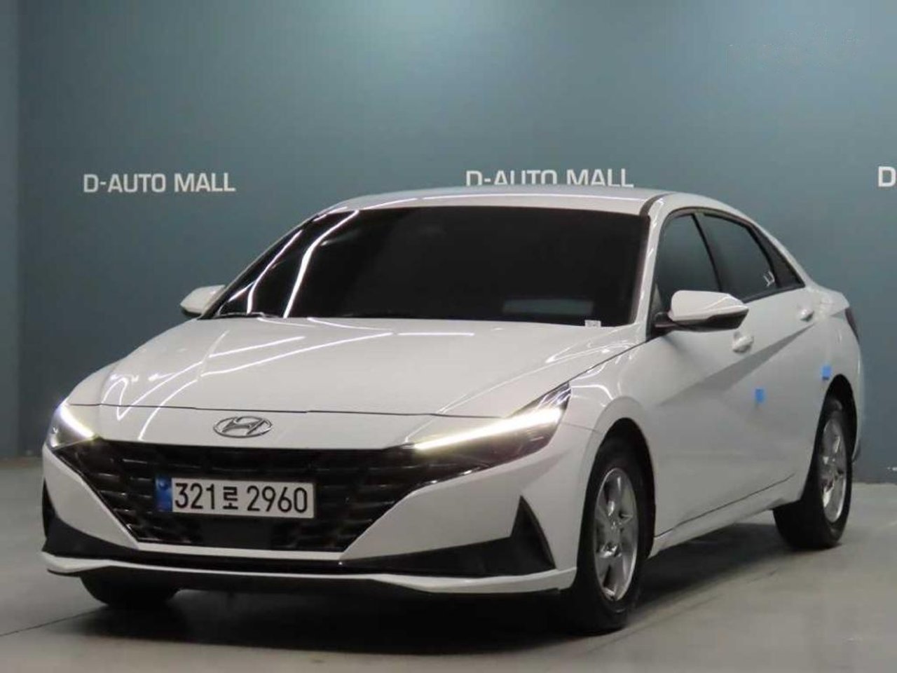 2021 Hyundai Avante, photo 1 of 1