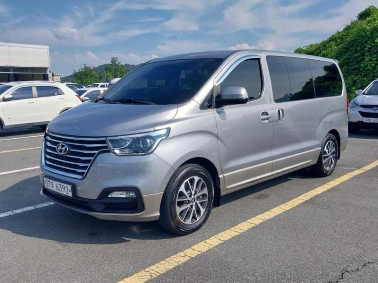 2019 Hyundai Grand, photo 1 of 1