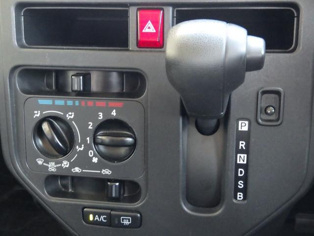 0704330A30251115W00109.jpg