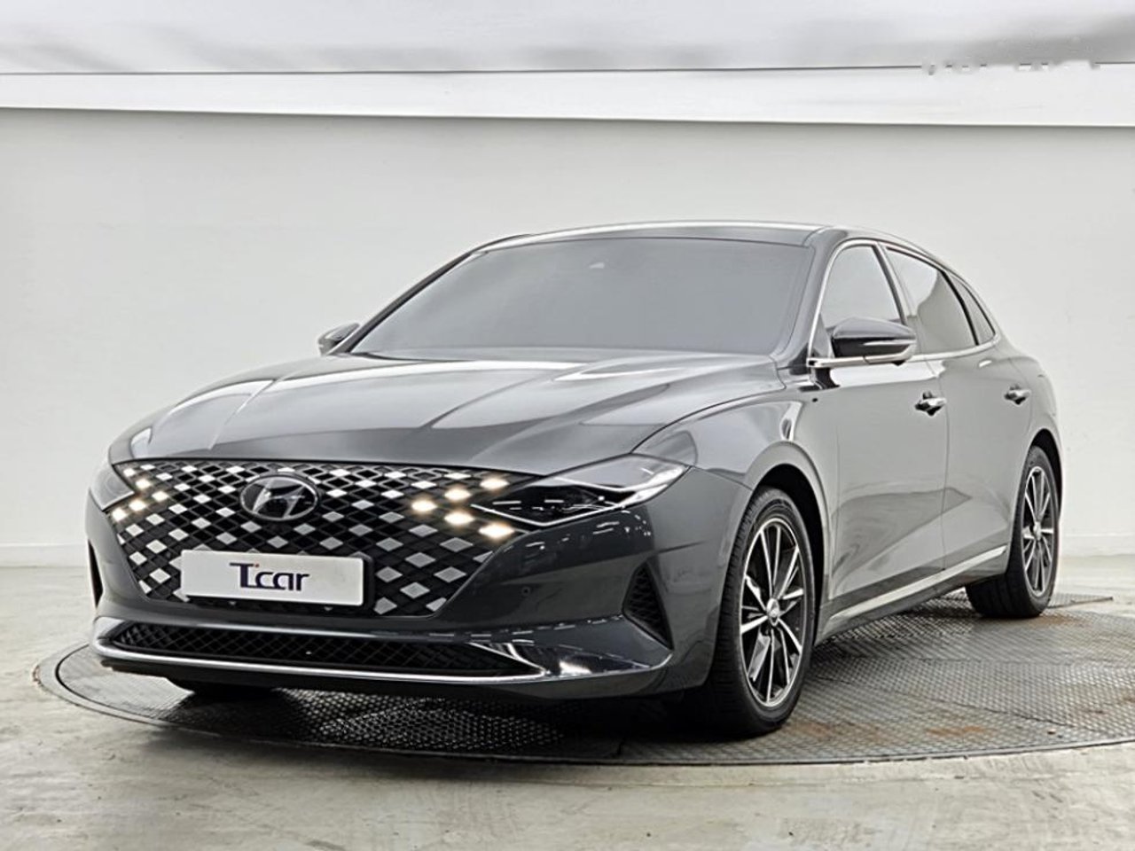 2022 Hyundai Grandeur, photo 1 of 1