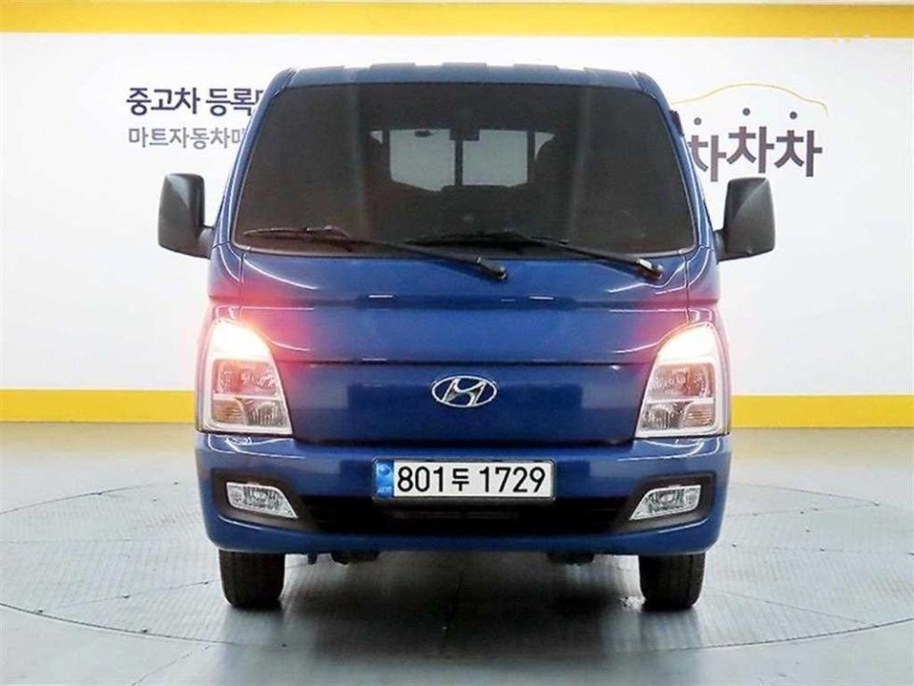 2022 Hyundai Porter, photo 1 of 1