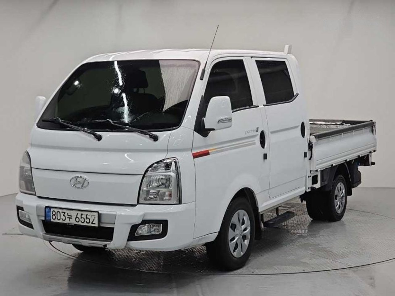 2022 Hyundai Porter, photo 1 of 1