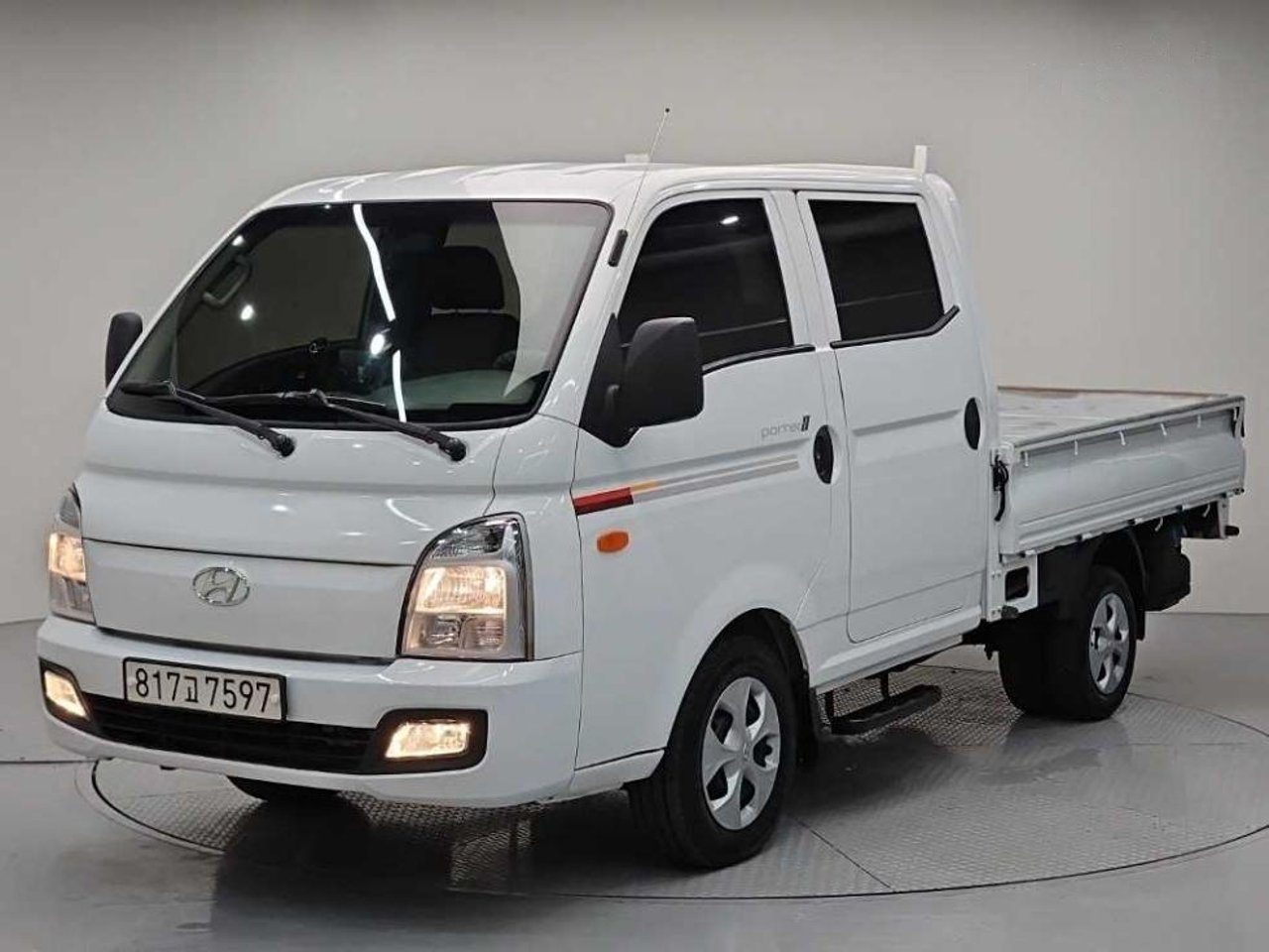 2022 Hyundai Porter, photo 1 of 1