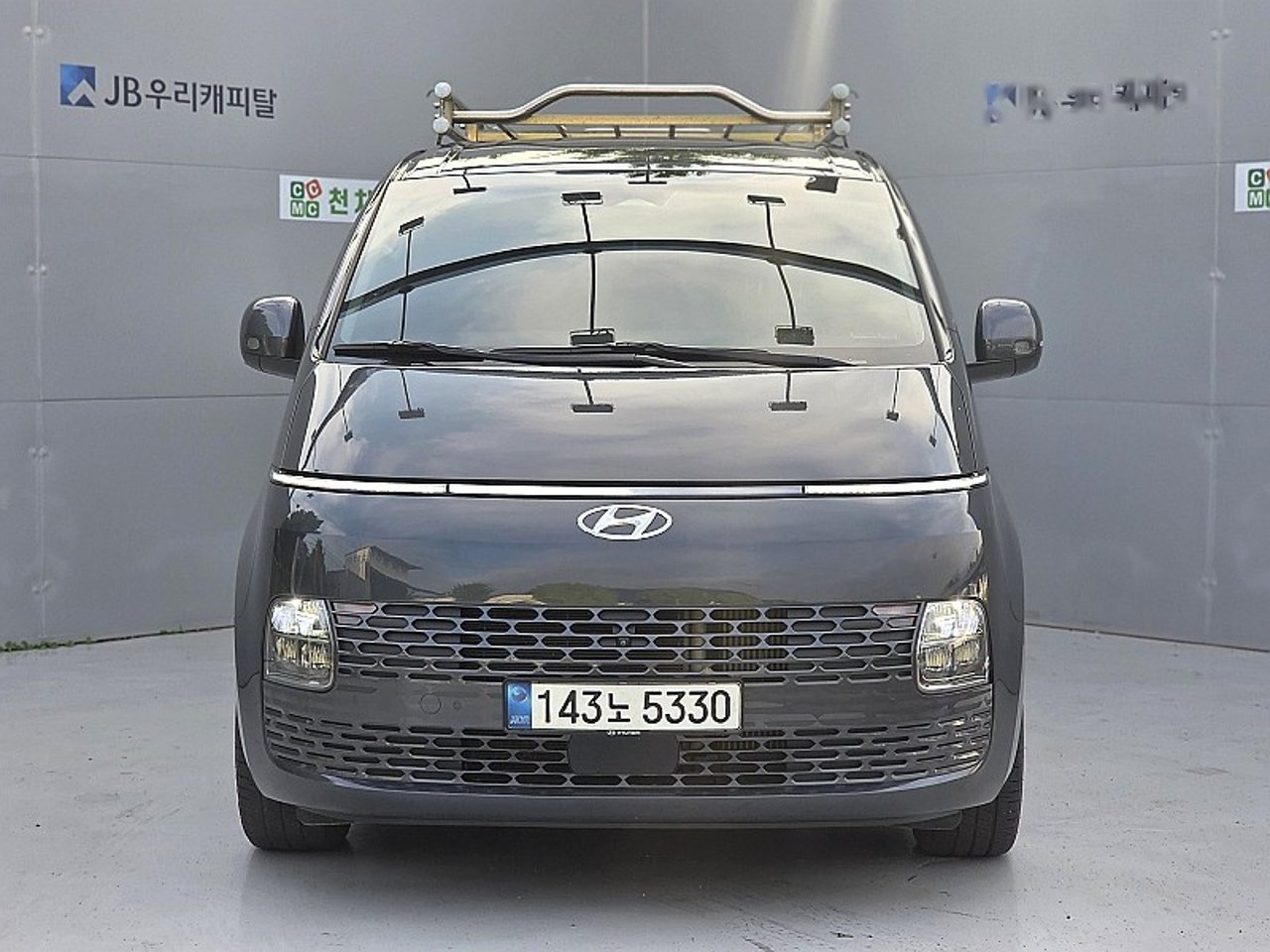 2021 Hyundai Staria, photo 1 of 1
