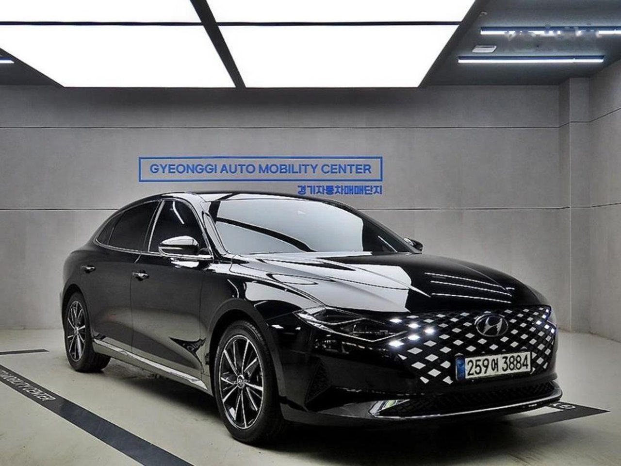 2021 Hyundai Grandeur, photo 1 of 1