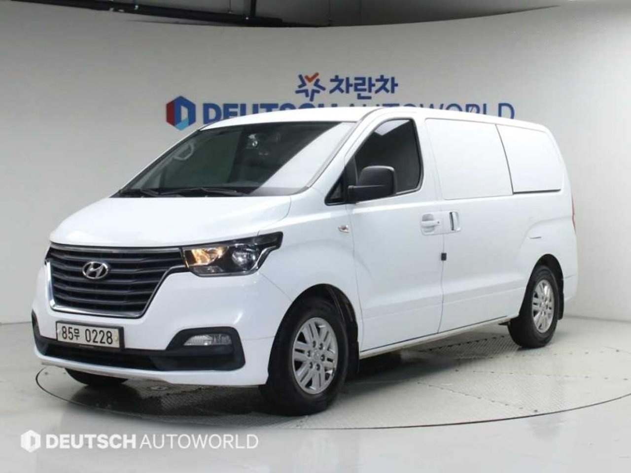 2019 Hyundai Grand, photo 1 of 1