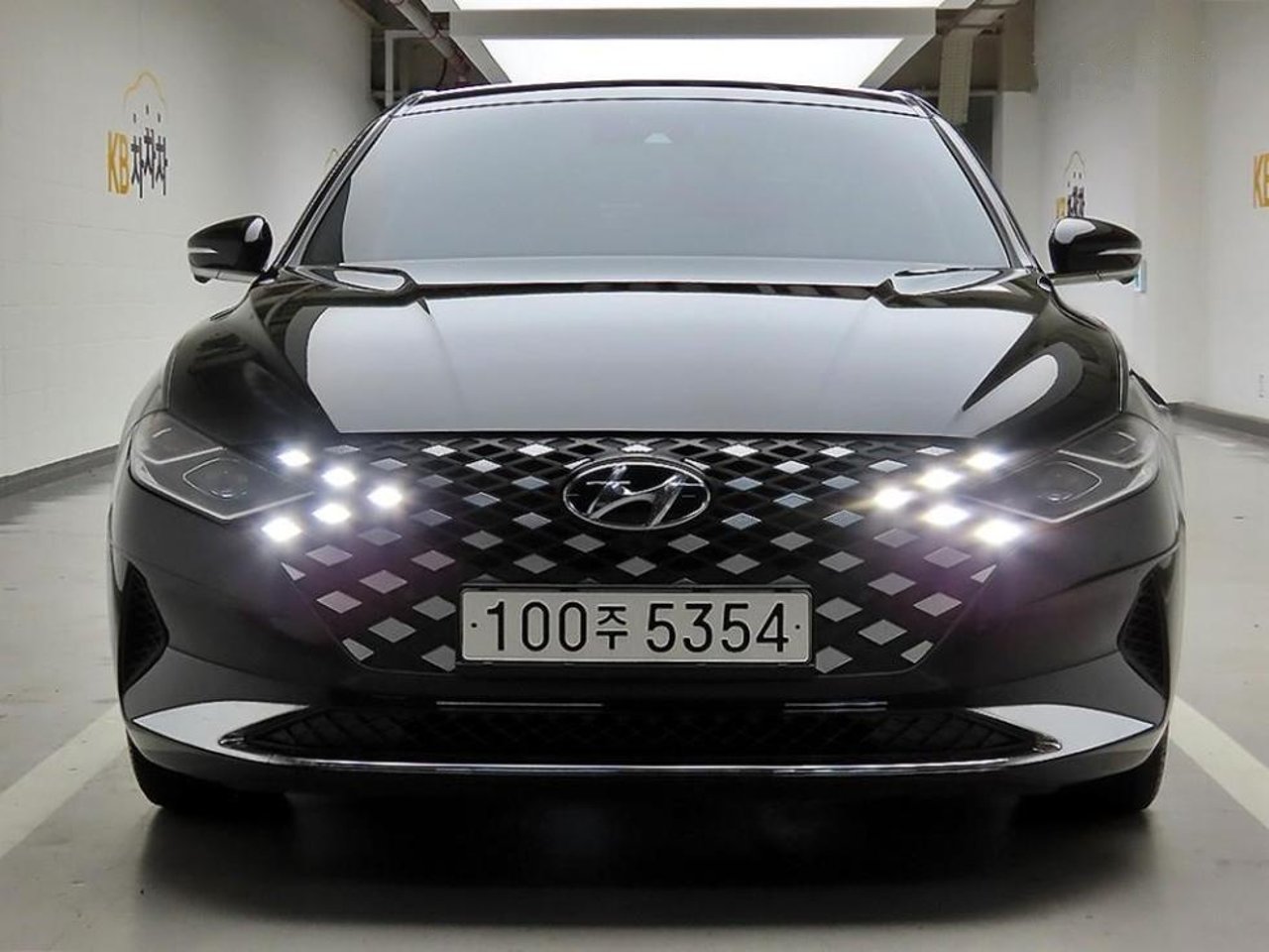 2021 Hyundai Grandeur, photo 1 of 1
