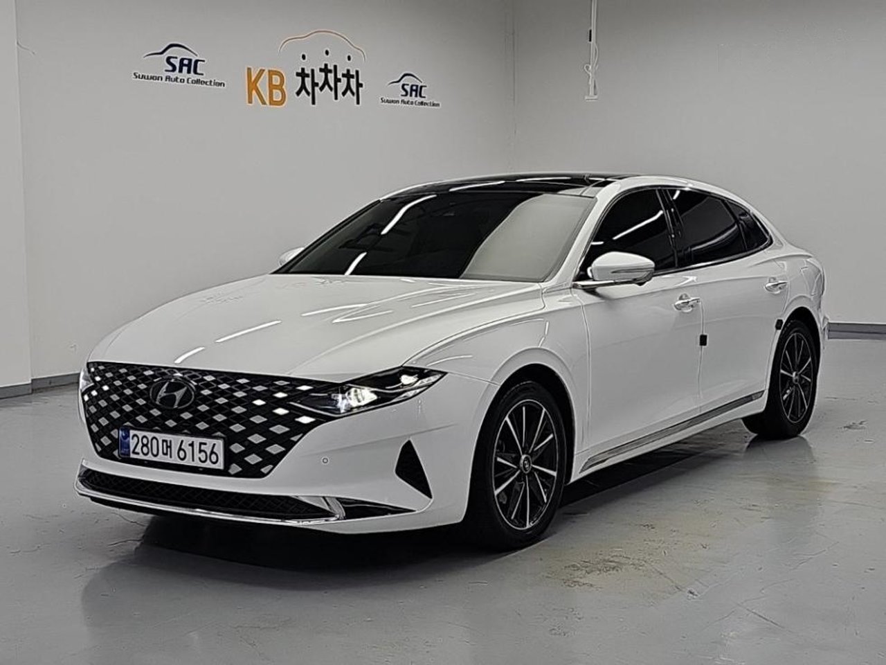 2022 Hyundai Grandeur, photo 1 of 1