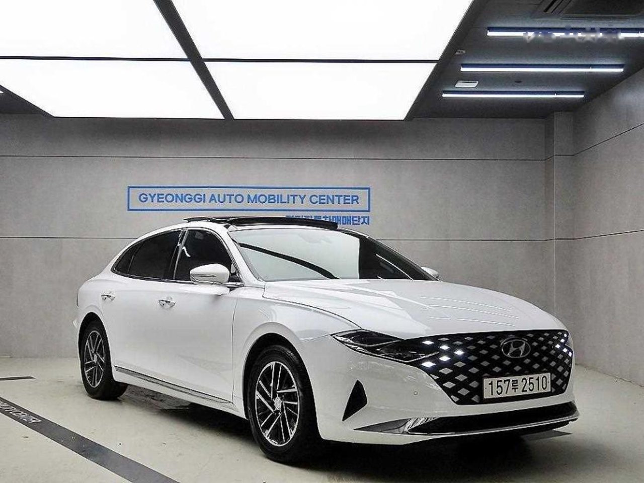 2021 Hyundai Grandeur, photo 1 of 1