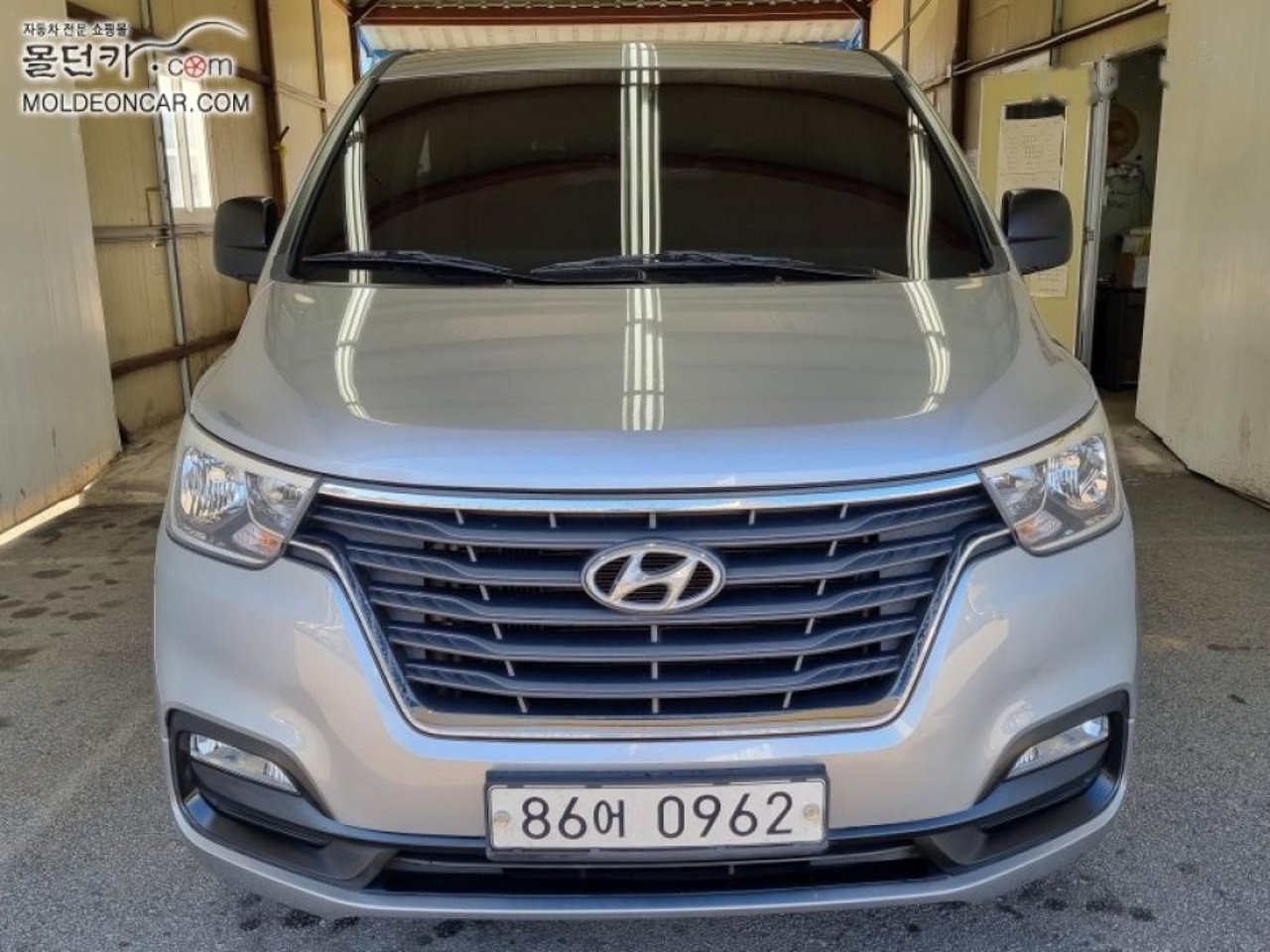 2020 Hyundai Grand, photo 1 of 1