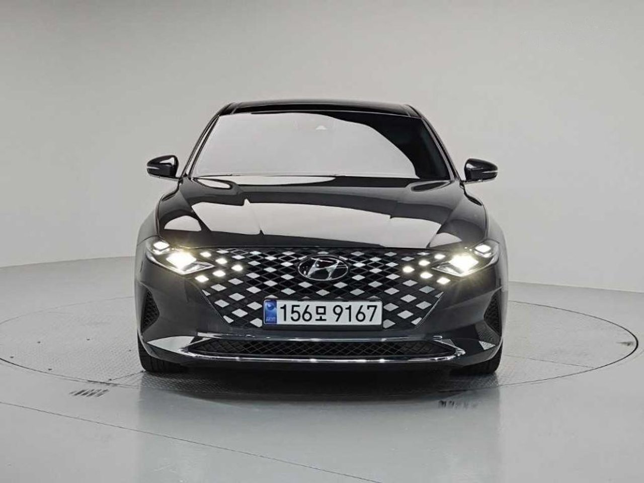 2020 Hyundai Grandeur, photo 2 of 12