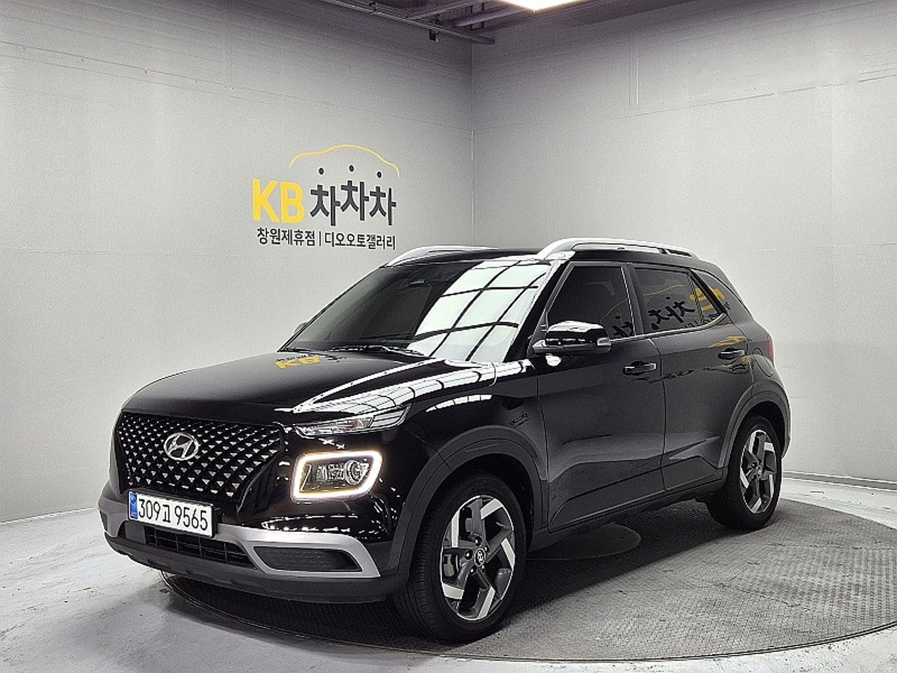 2023 Hyundai Venue, photo 1 of 1