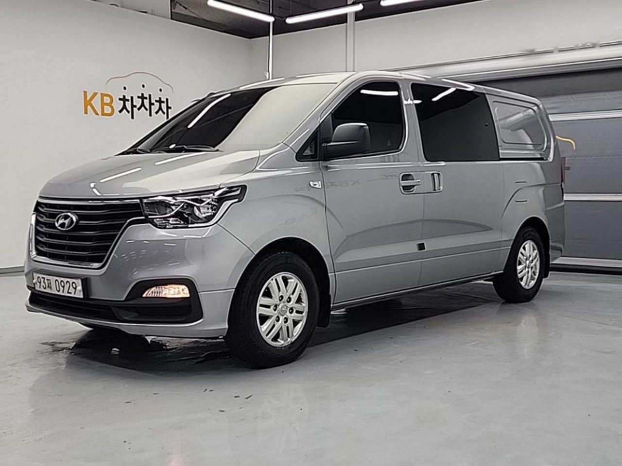 2019 Hyundai Grand, photo 1 of 1