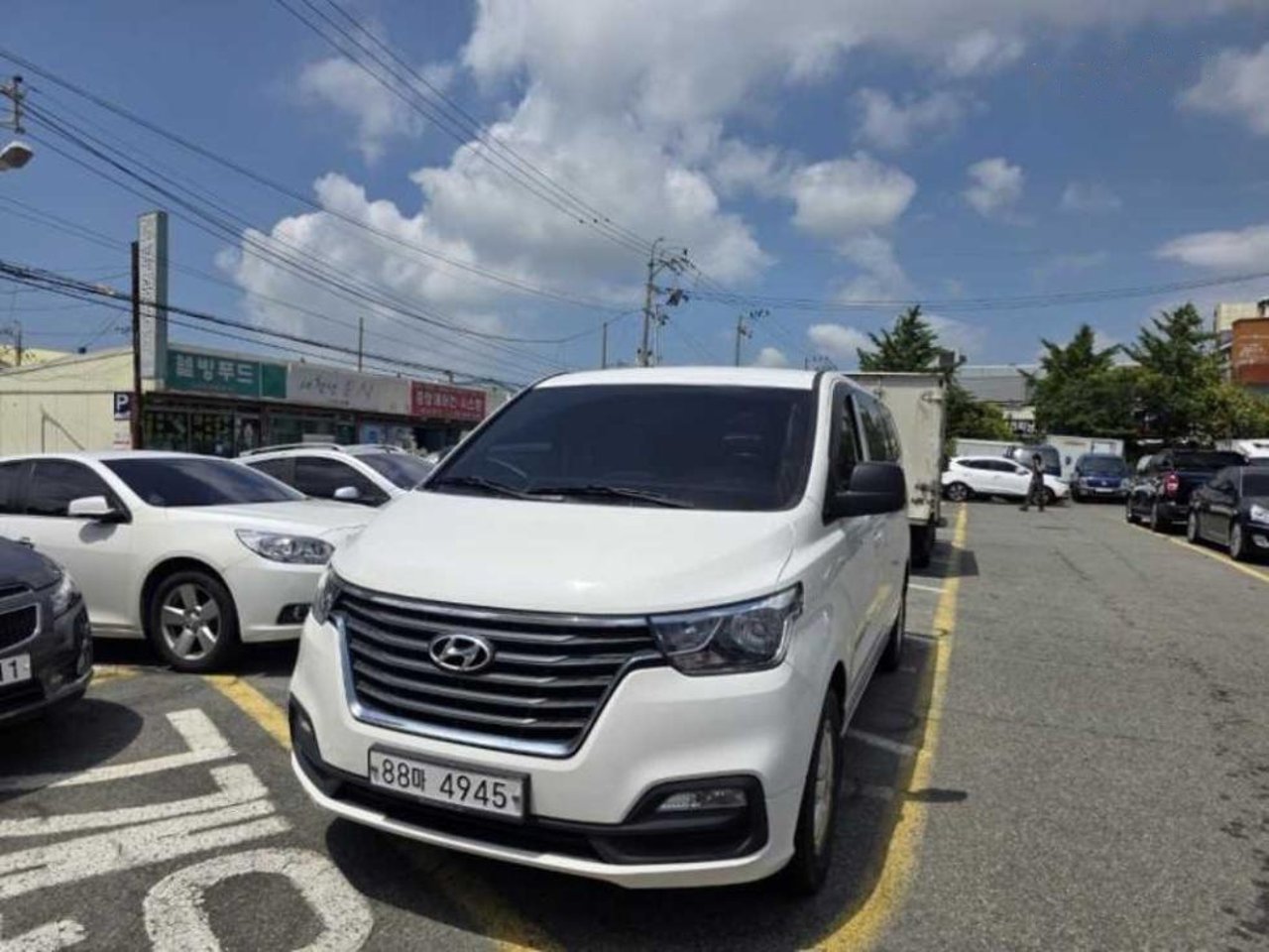 2019 Hyundai Grand, photo 1 of 1