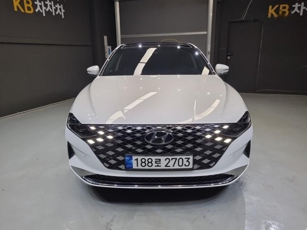 2022 Hyundai Grandeur, photo 1 of 1